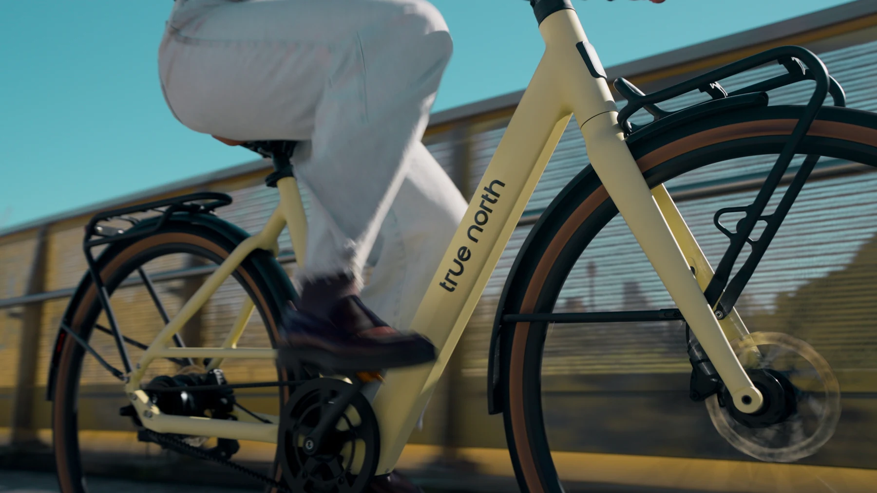 Finder belt drive and integrated frame in motion