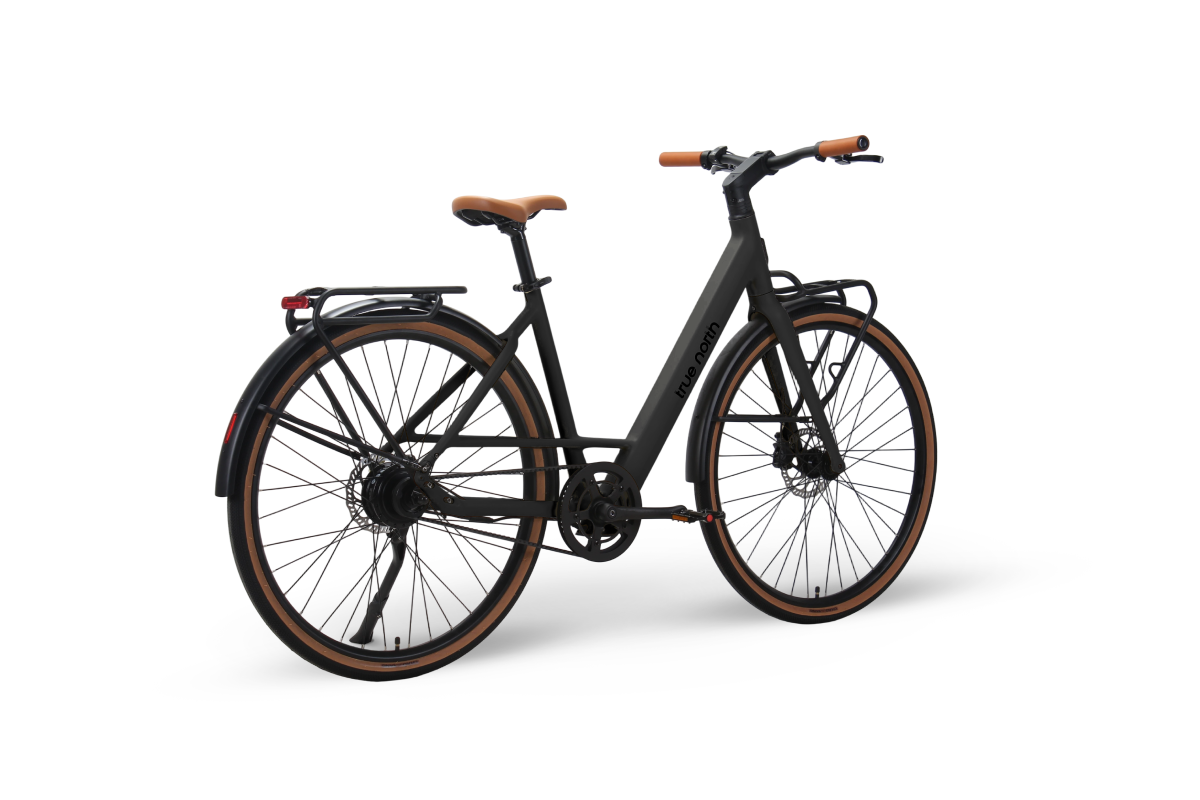 Rear-Quarter-Black-Finder-S